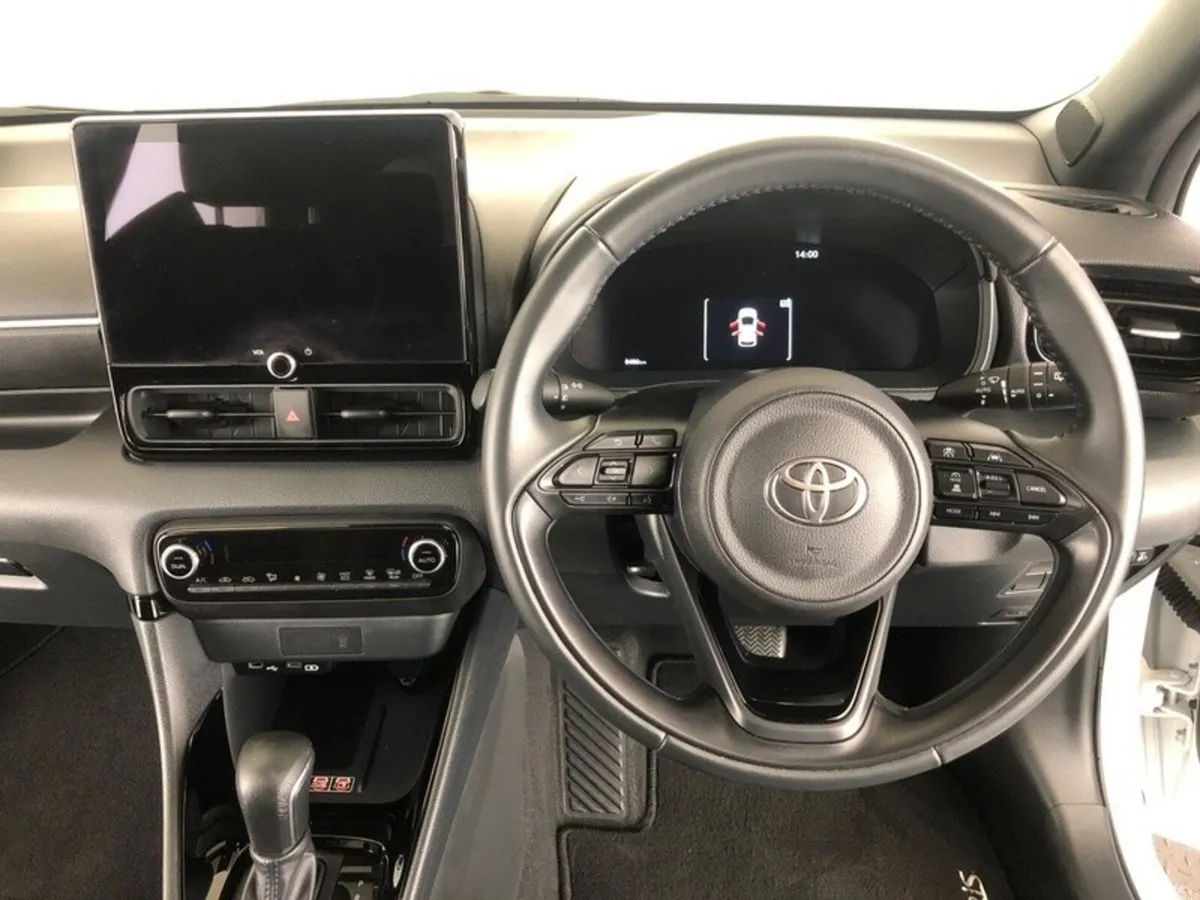 Toyota Yaris Hatchback, Petrol Hybrid, 2025, White