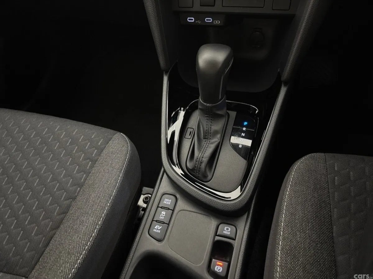 Toyota Yaris Cross Hatchback, Petrol Hybrid, 2026, Grey