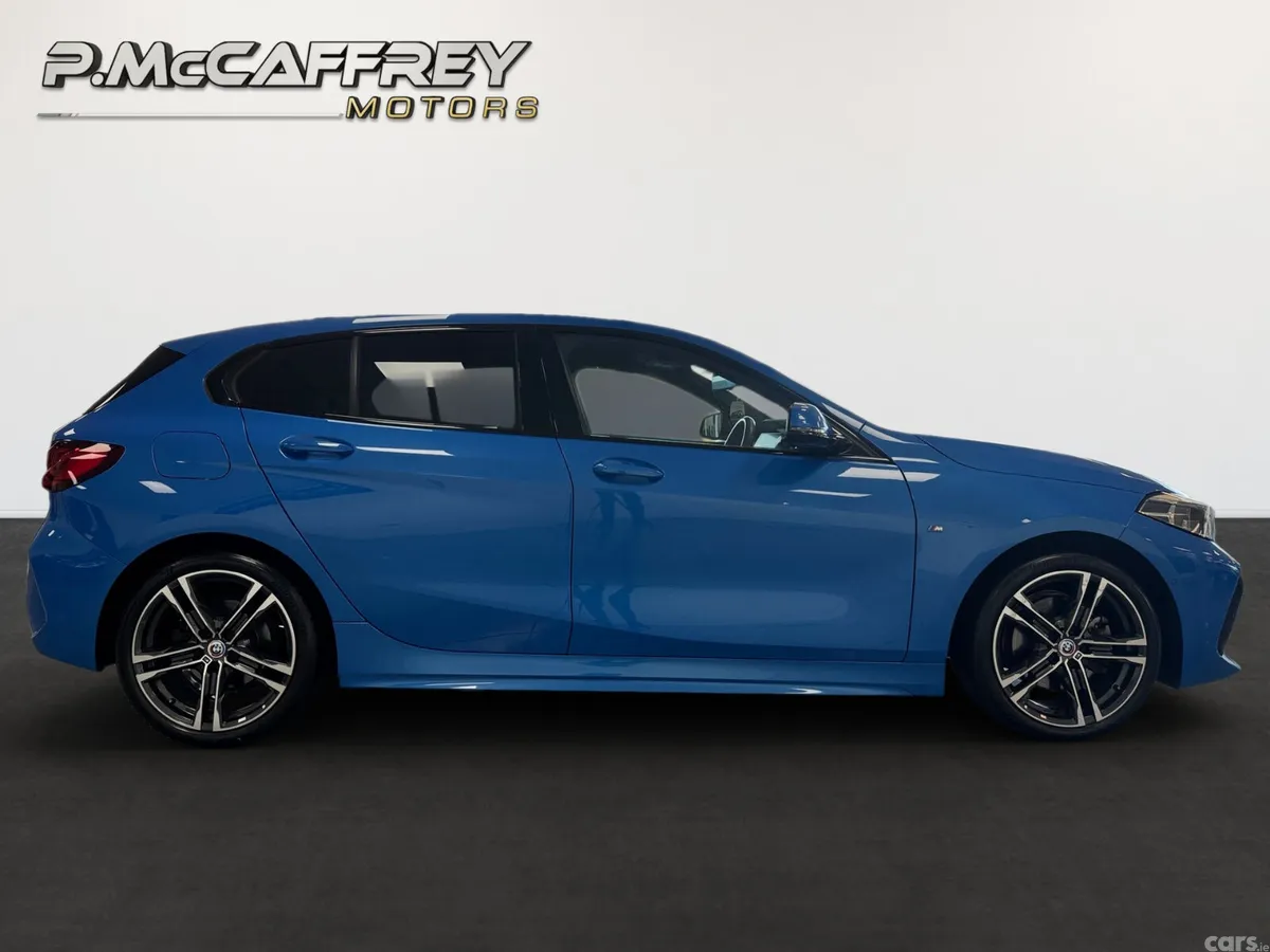 BMW 1-Series Hatchback, Diesel, 2023, Blue
