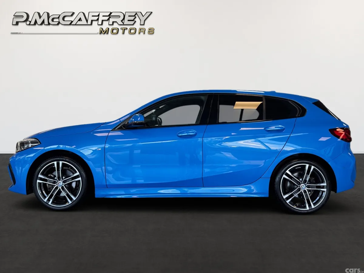 BMW 1-Series Hatchback, Diesel, 2023, Blue