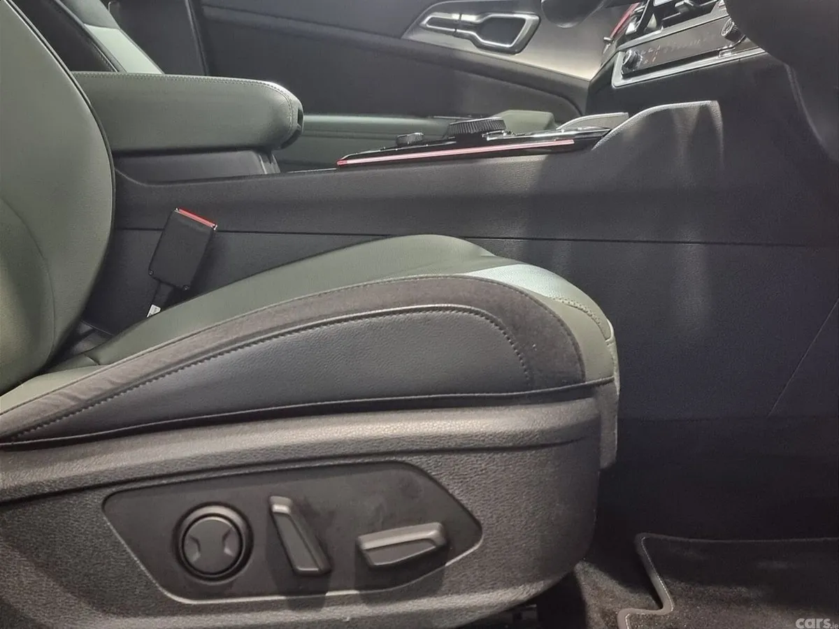 Kia Sportage SUV, Petrol Hybrid, 2024, Black