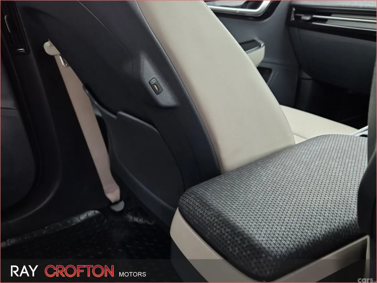 Kia EV6 MPV, Electric, 2023, Blue