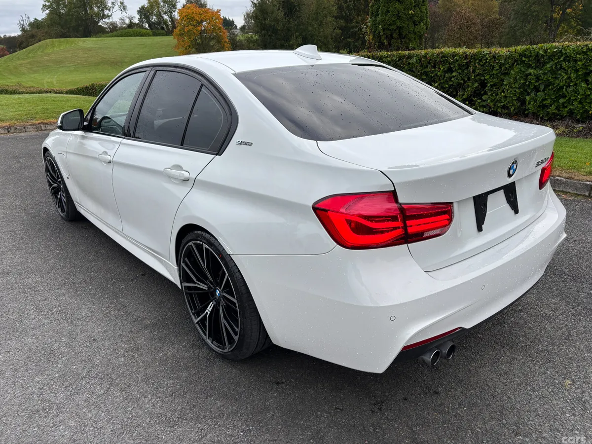 BMW 3-Series Saloon, Petrol Plug-in Hybrid, 2016, White
