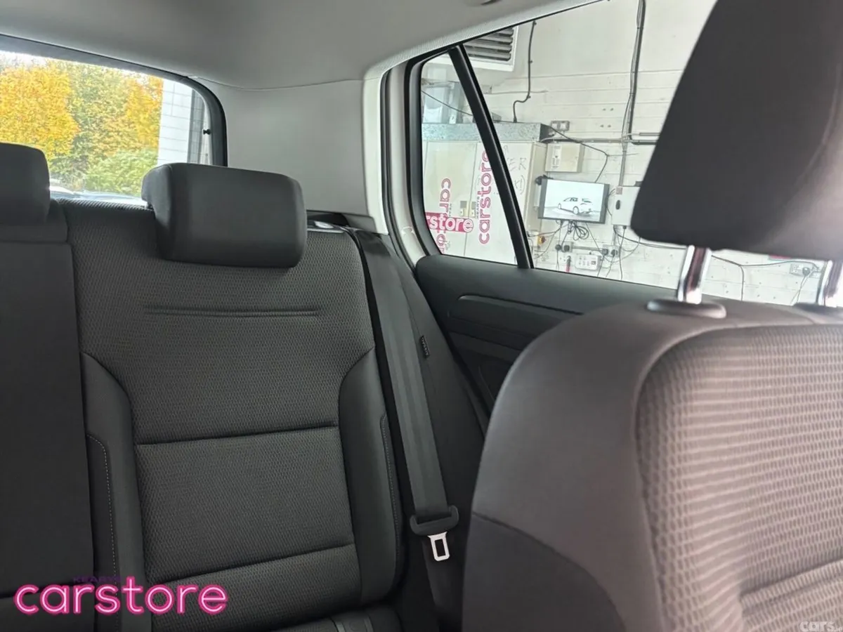 Volkswagen Golf Hatchback, Petrol, 2019, White