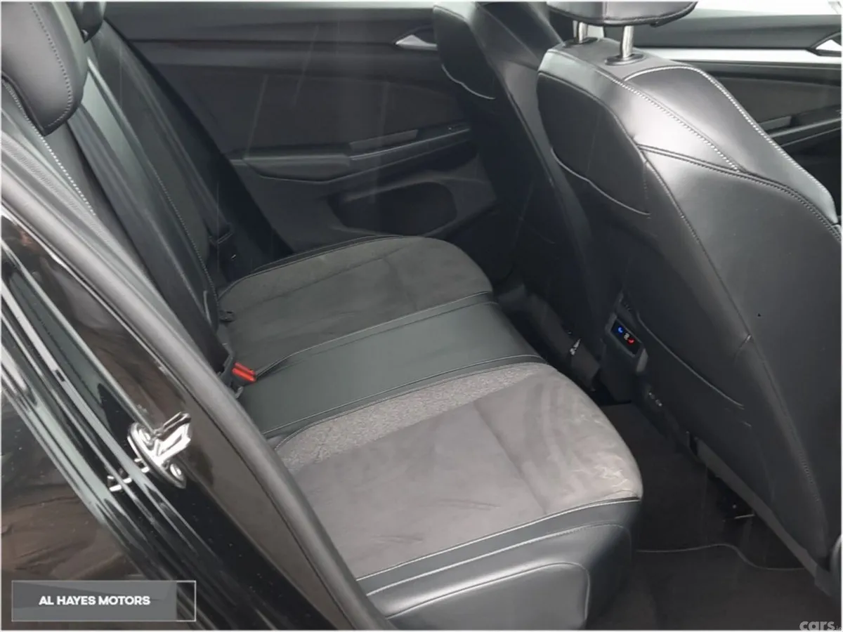Volkswagen Golf Hatchback, Diesel, 2025, Black