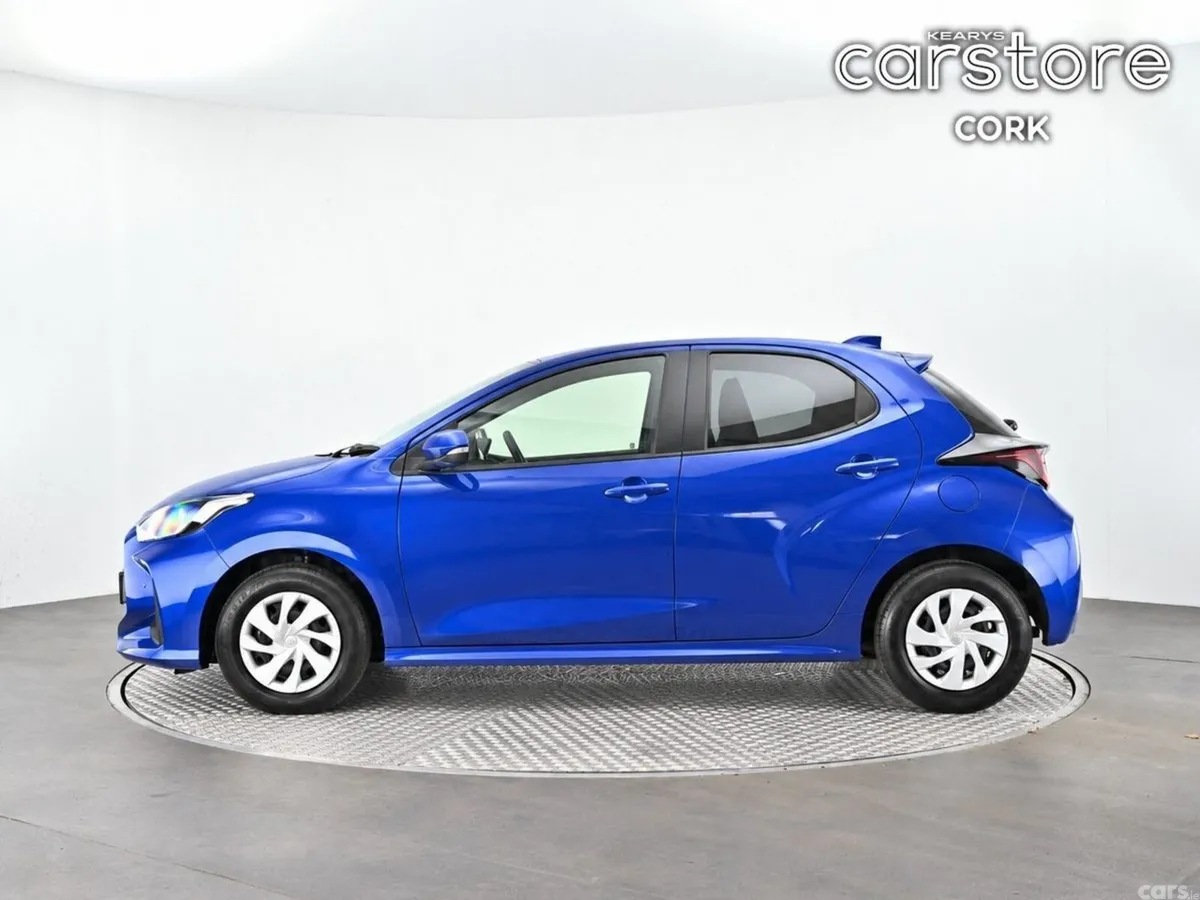 Toyota Yaris Hatchback, Petrol Hybrid, 2022, Blue