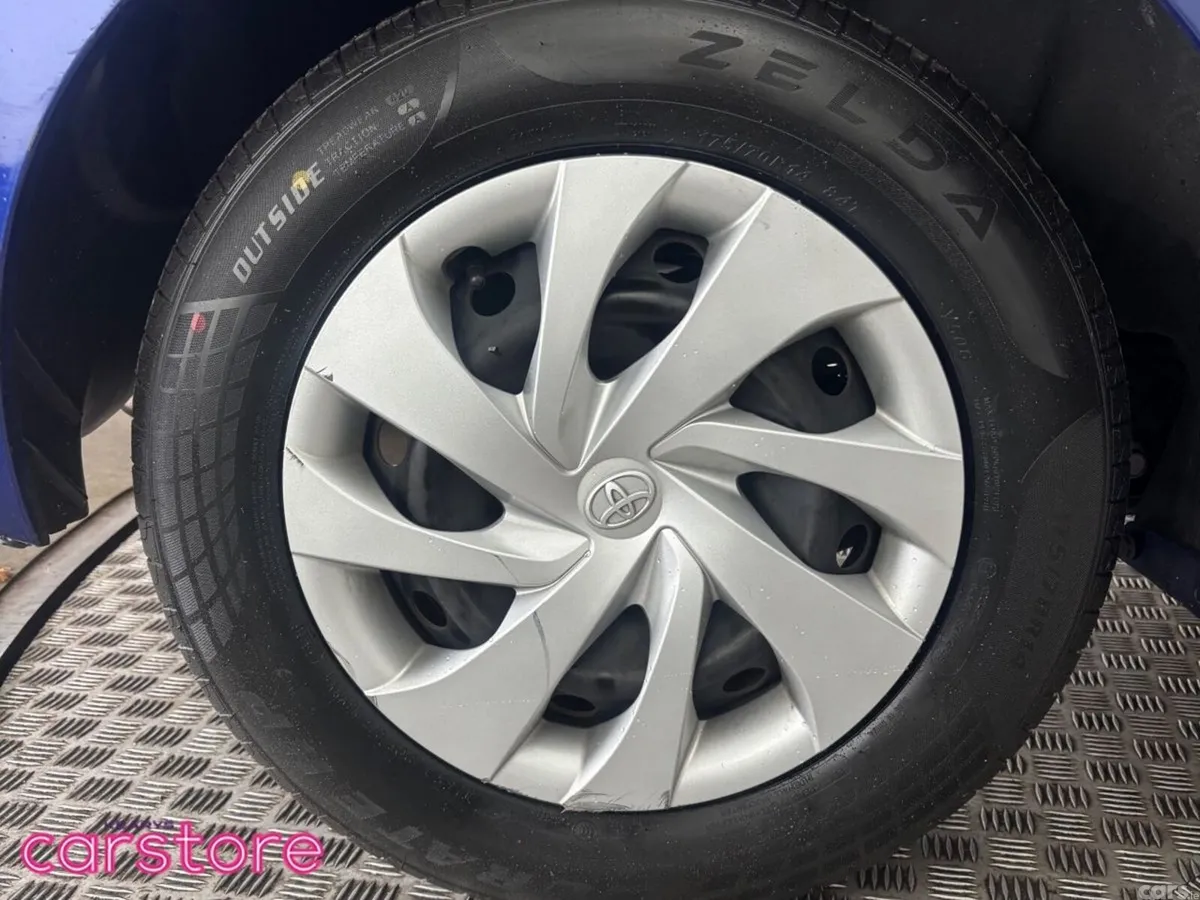 Toyota Yaris Hatchback, Petrol Hybrid, 2022, Blue