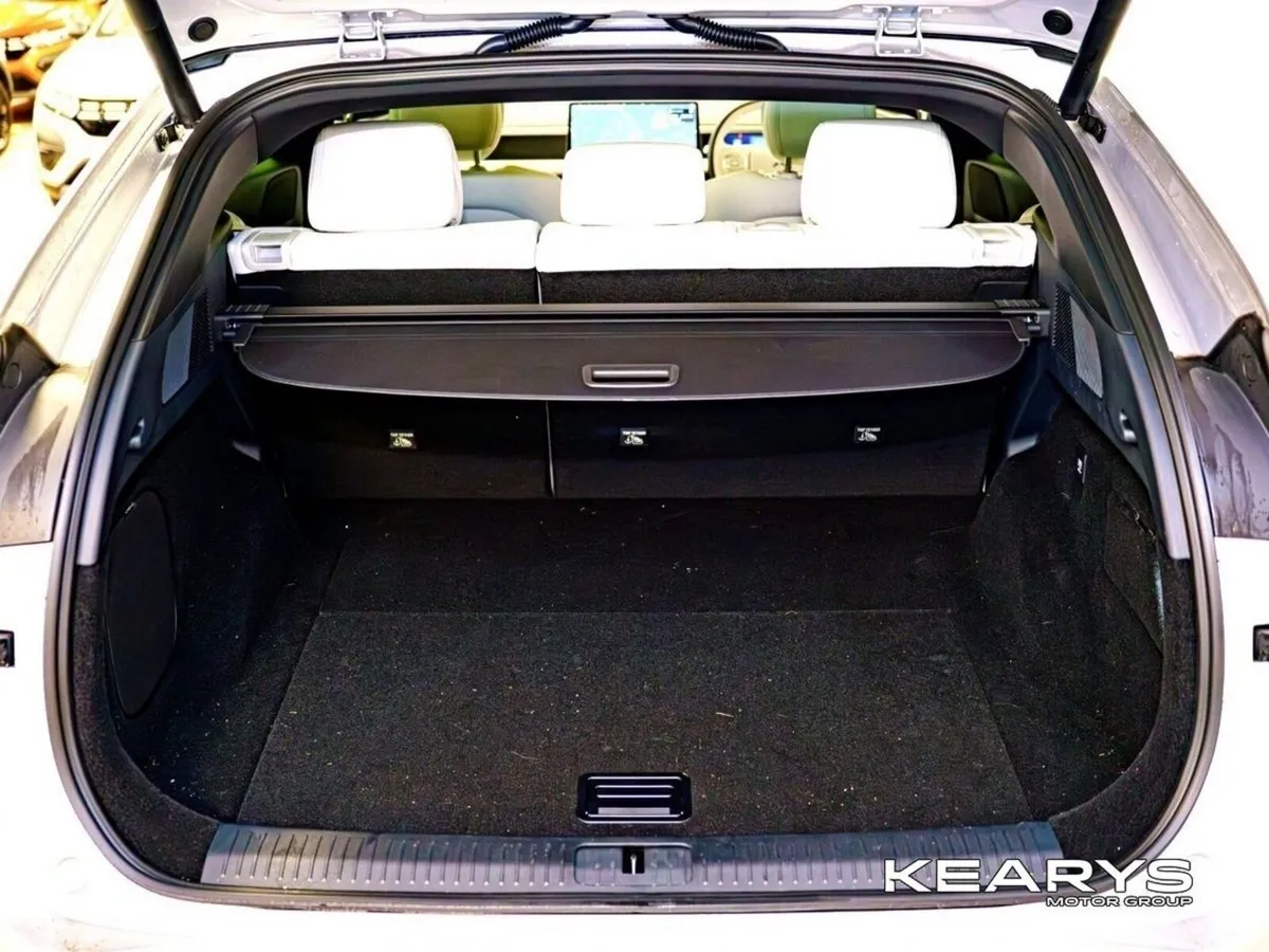 XPeng G6 Hatchback, Electric, 2026, Grey