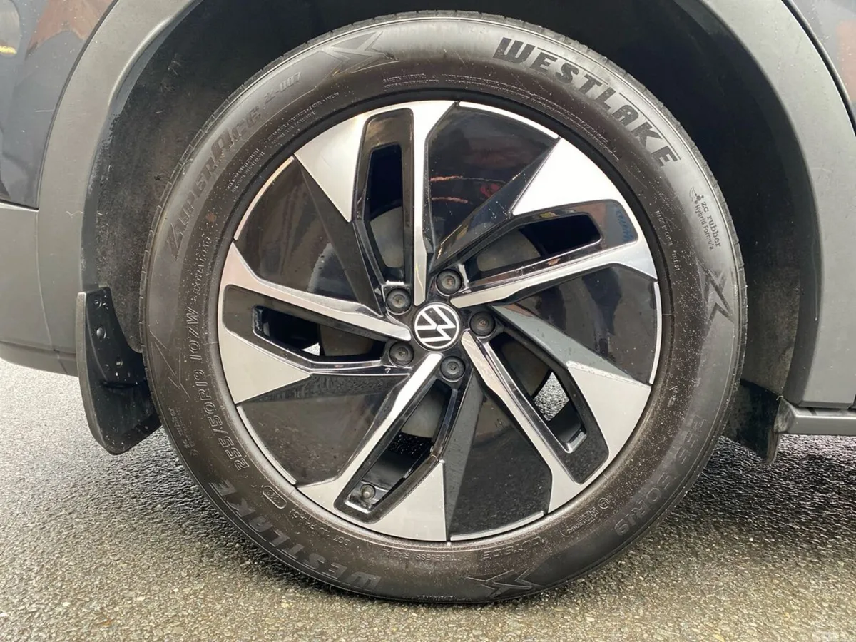 Volkswagen ID.4 Estate, Electric, 2021, Grey