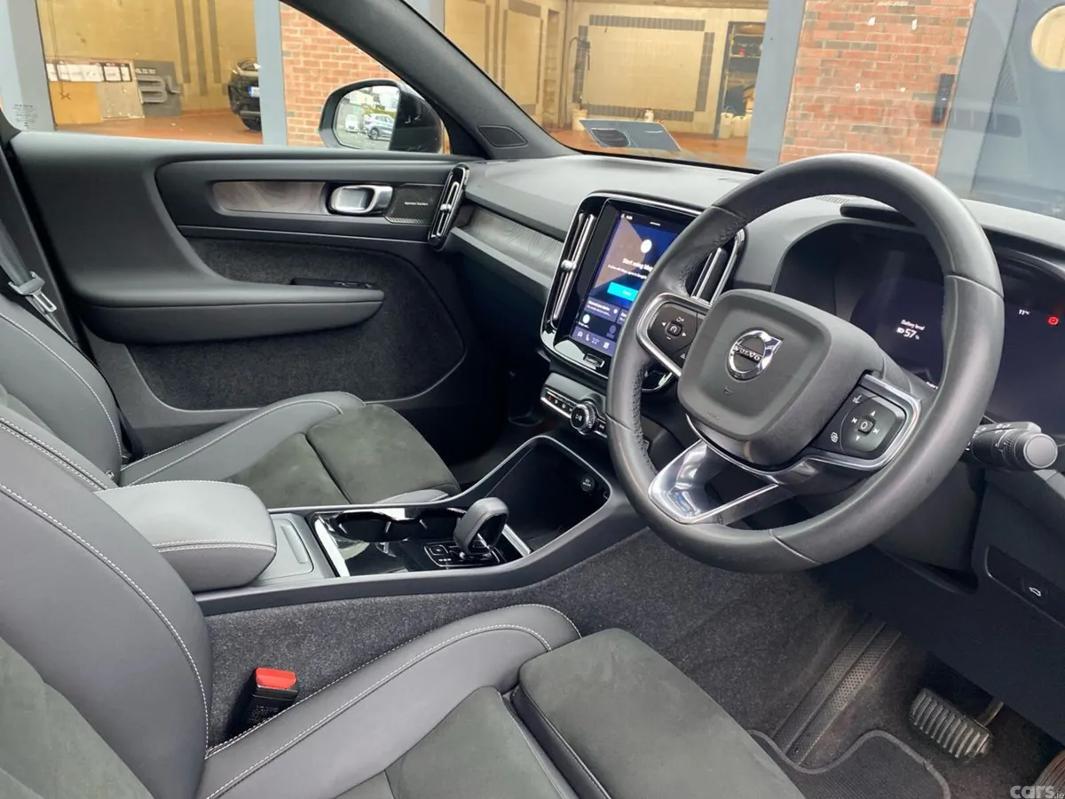 Volvo C40 Estate, Electric, 2023, Black