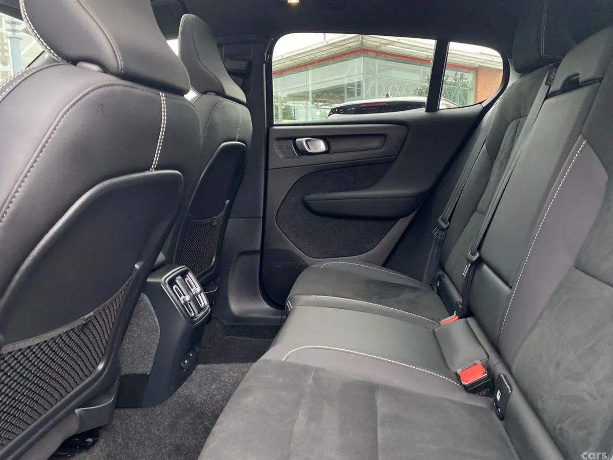 Volvo C40 Estate, Electric, 2023, Black