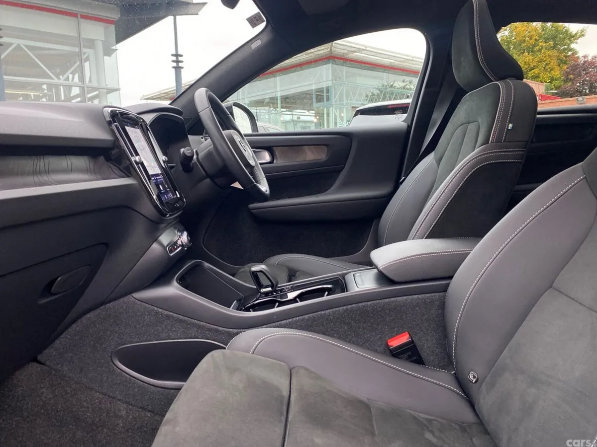 Volvo C40 Estate, Electric, 2023, Black