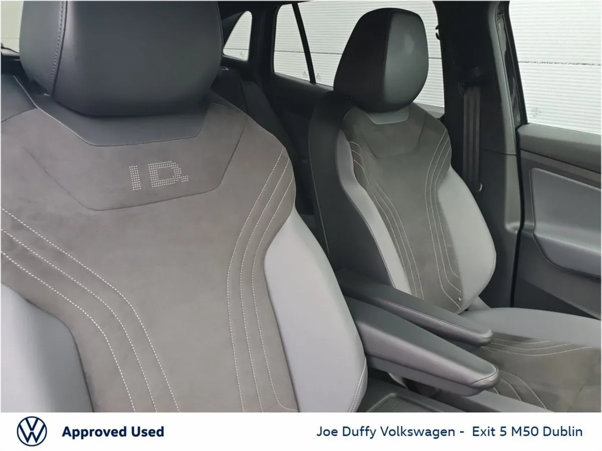 Volkswagen ID.4 SUV, Electric, 2025, Black