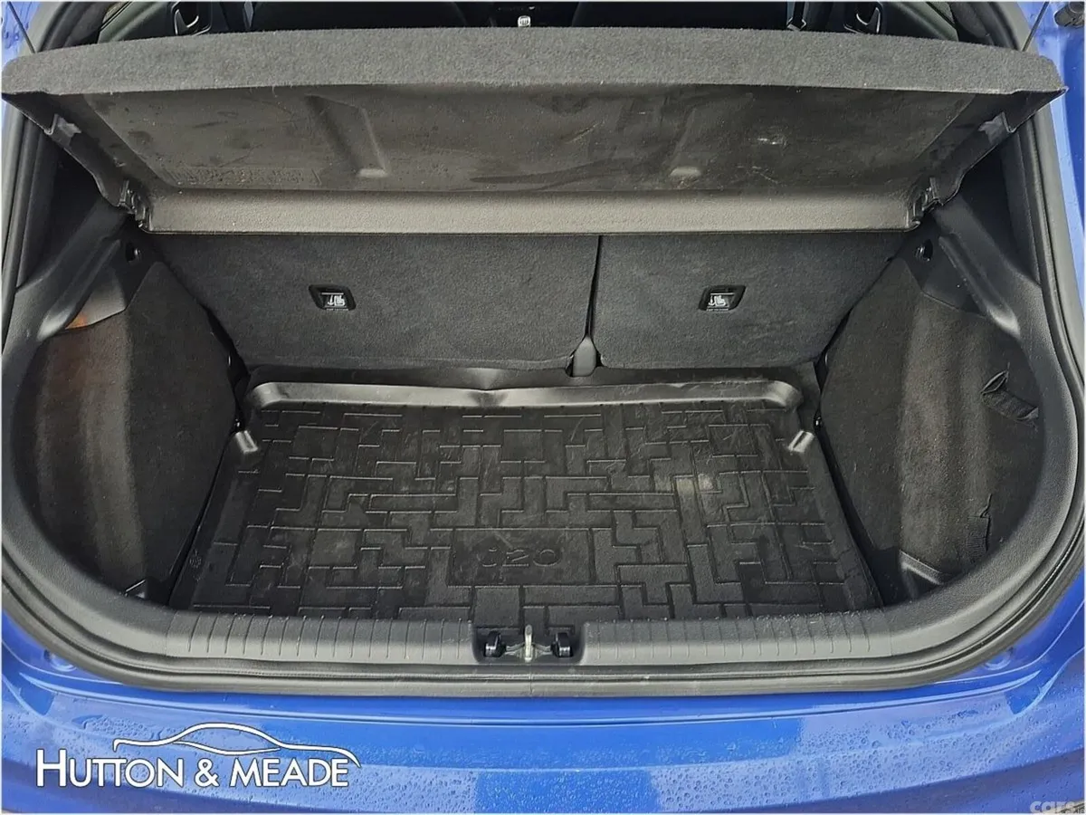 Hyundai i20 Hatchback, Petrol, 2019, Blue