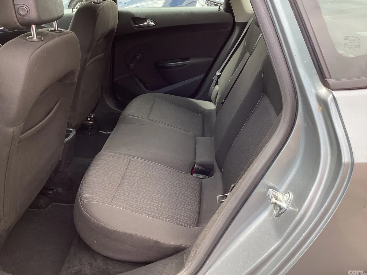 Opel Astra Saloon, Diesel, 2015, Silver