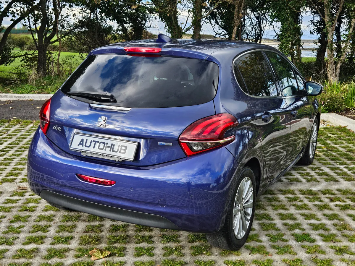 Peugeot 208 Hatchback, Petrol, 2016, Blue