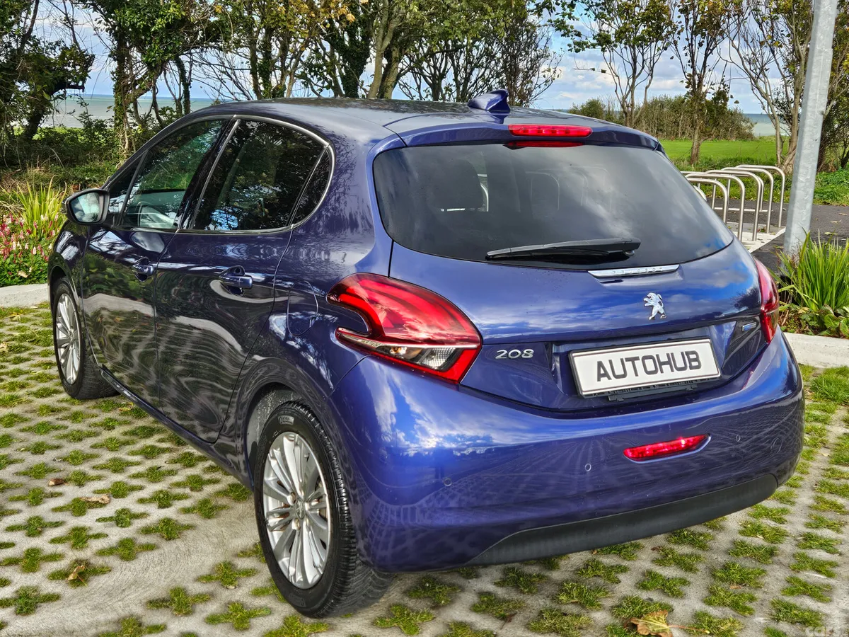 Peugeot 208 Hatchback, Petrol, 2016, Blue