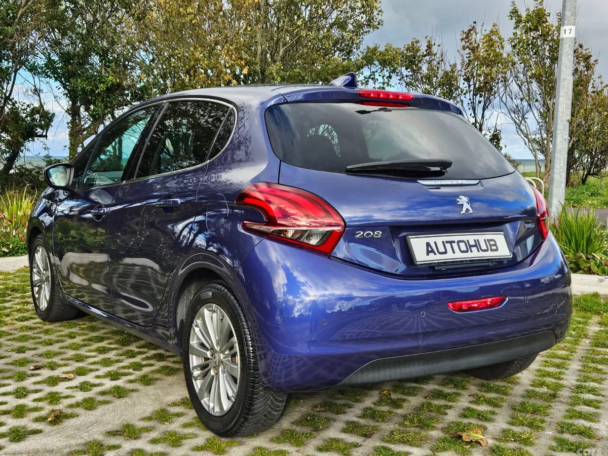 Peugeot 208 Hatchback, Petrol, 2016, Blue