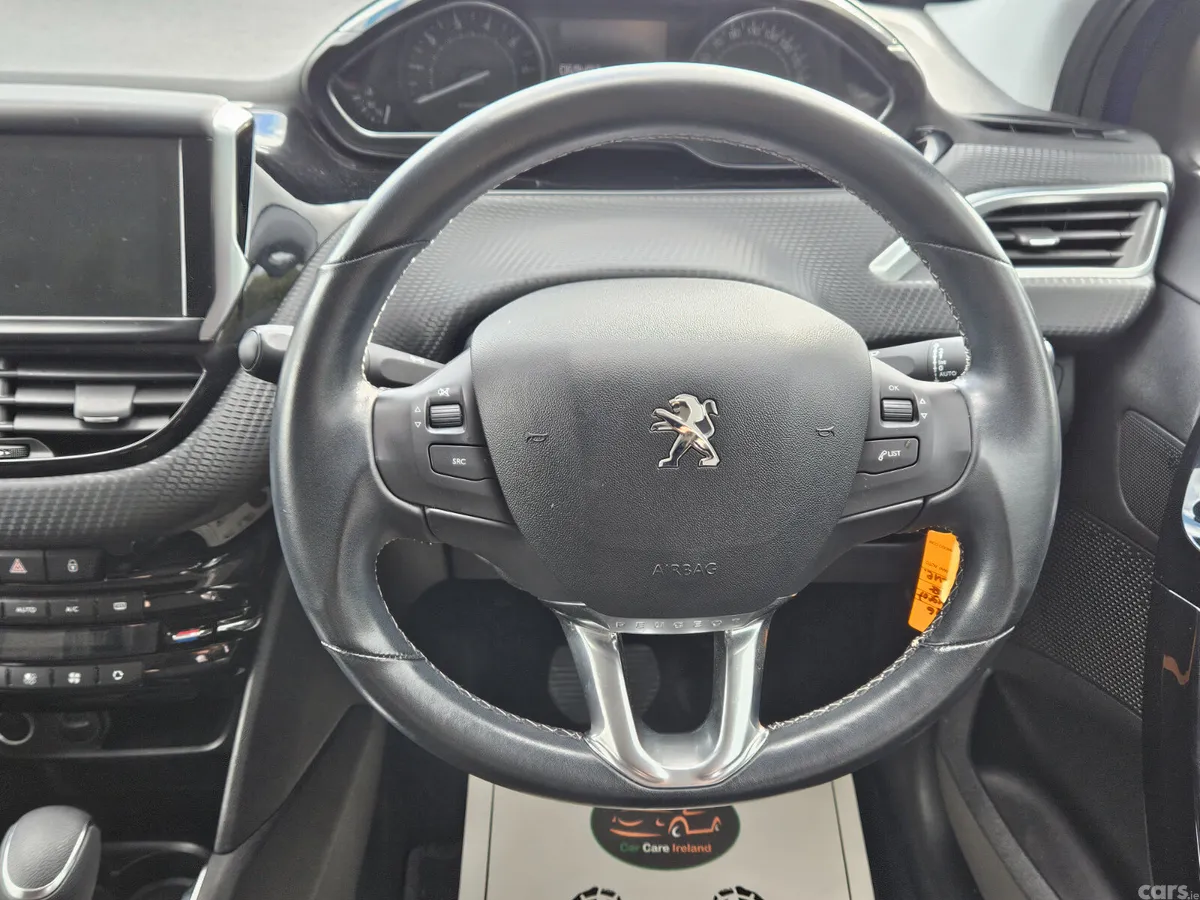 Peugeot 208 Hatchback, Petrol, 2016, Blue