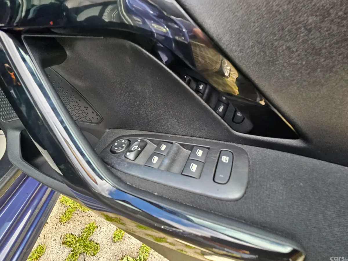 Peugeot 208 Hatchback, Petrol, 2016, Blue