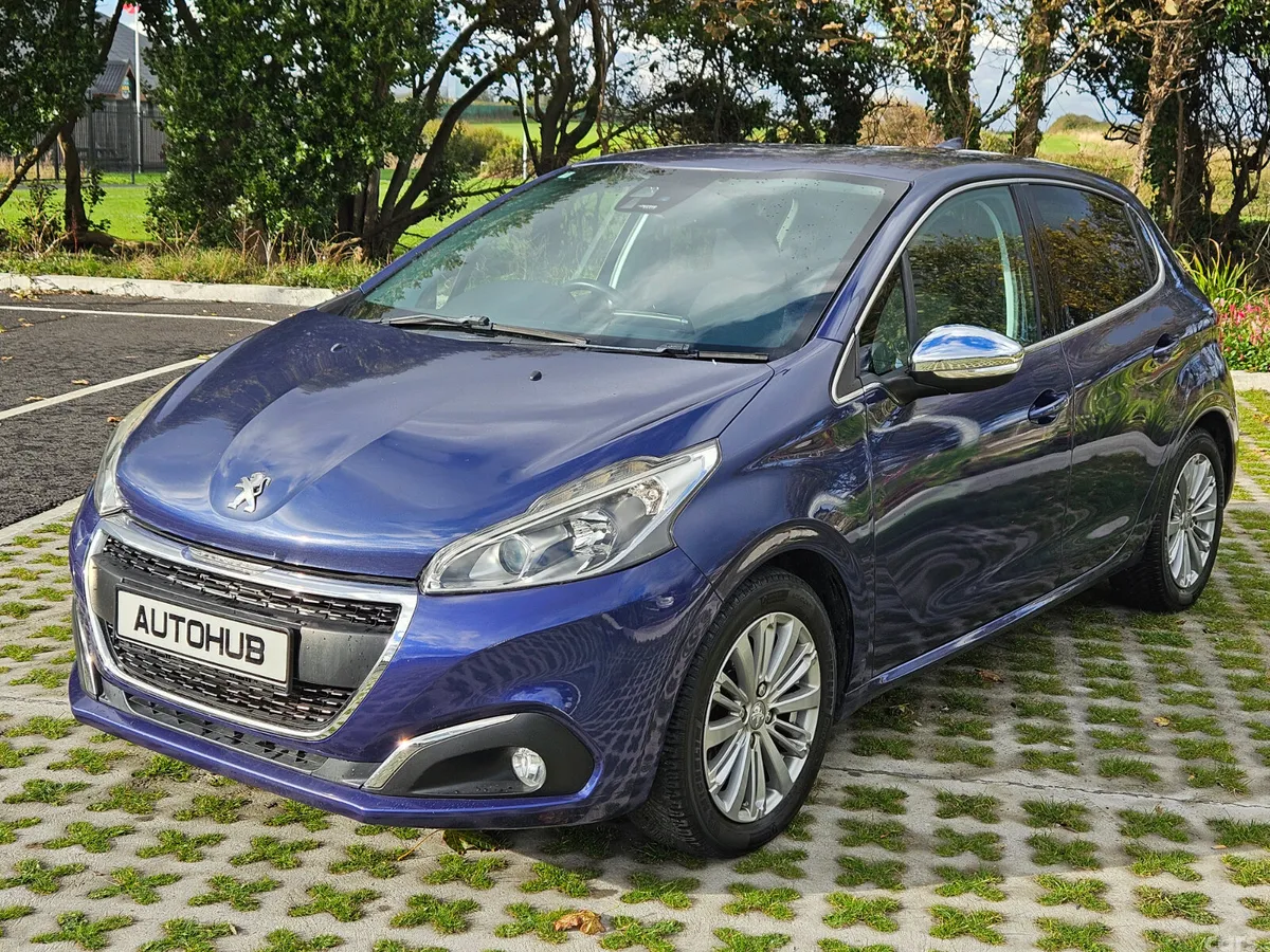Peugeot 208 Hatchback, Petrol, 2016, Blue