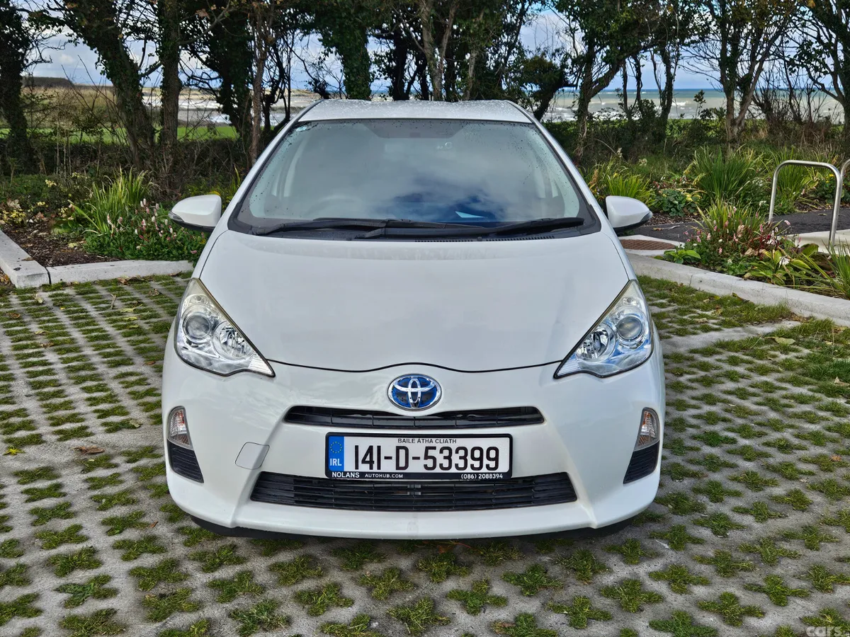 Toyota Aqua Hatchback, Petrol Hybrid, 2014, White