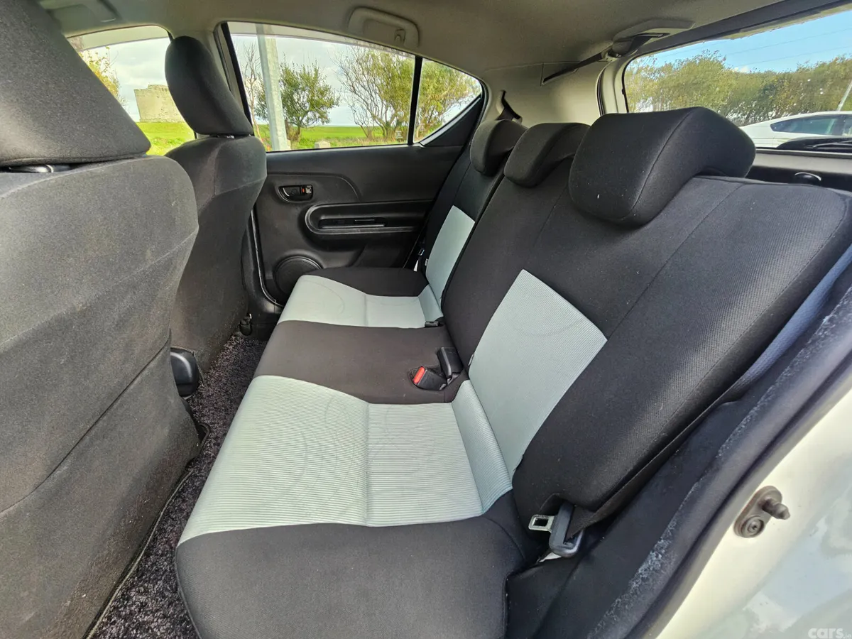 Toyota Aqua Hatchback, Petrol Hybrid, 2014, White
