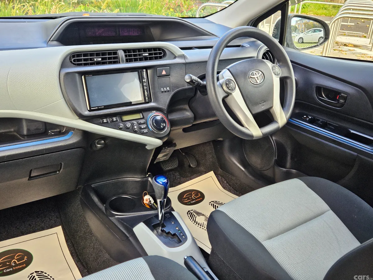 Toyota Aqua Hatchback, Petrol Hybrid, 2014, White