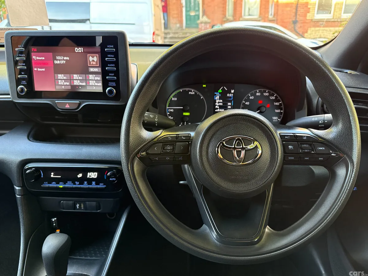 Toyota Yaris Hatchback, Petrol Hybrid, 2022, Grey