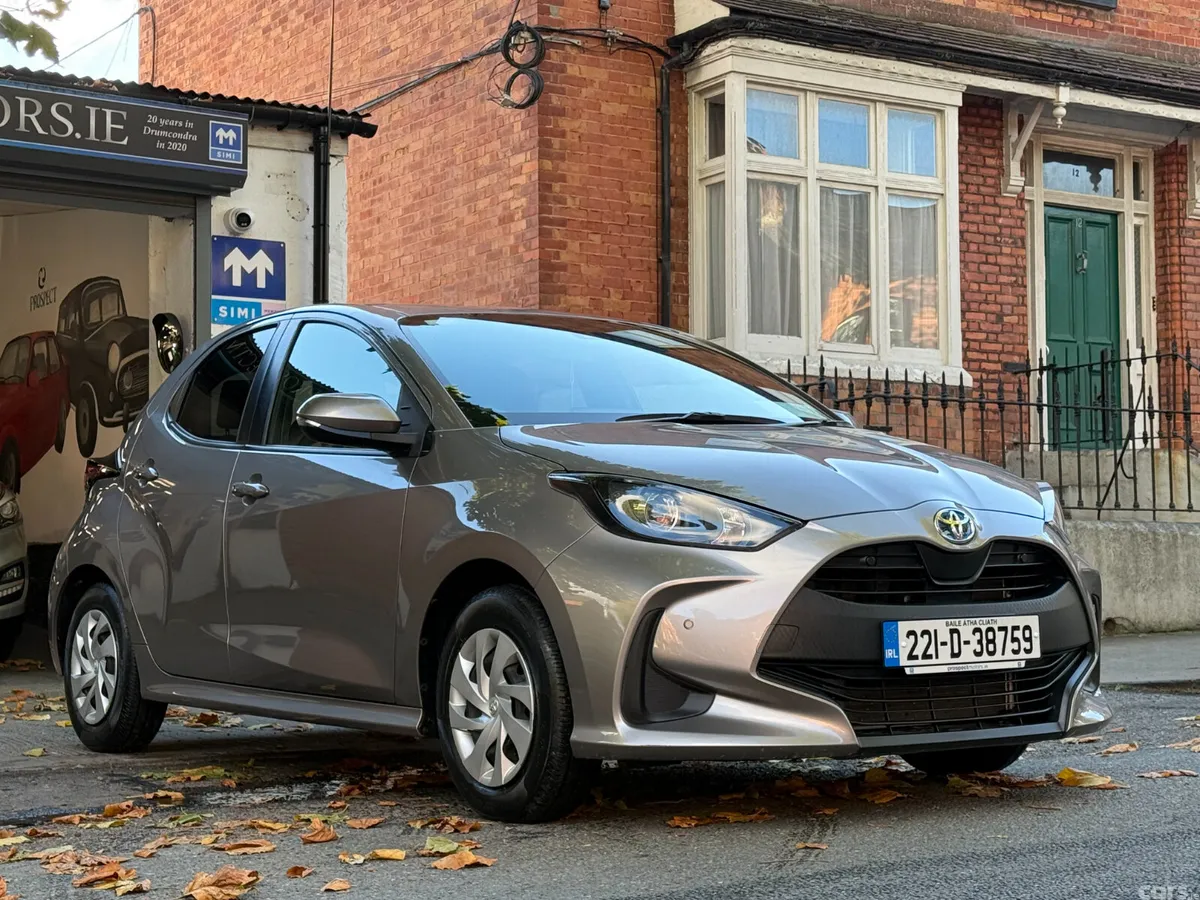 Toyota Yaris Hatchback, Petrol Hybrid, 2022, Grey