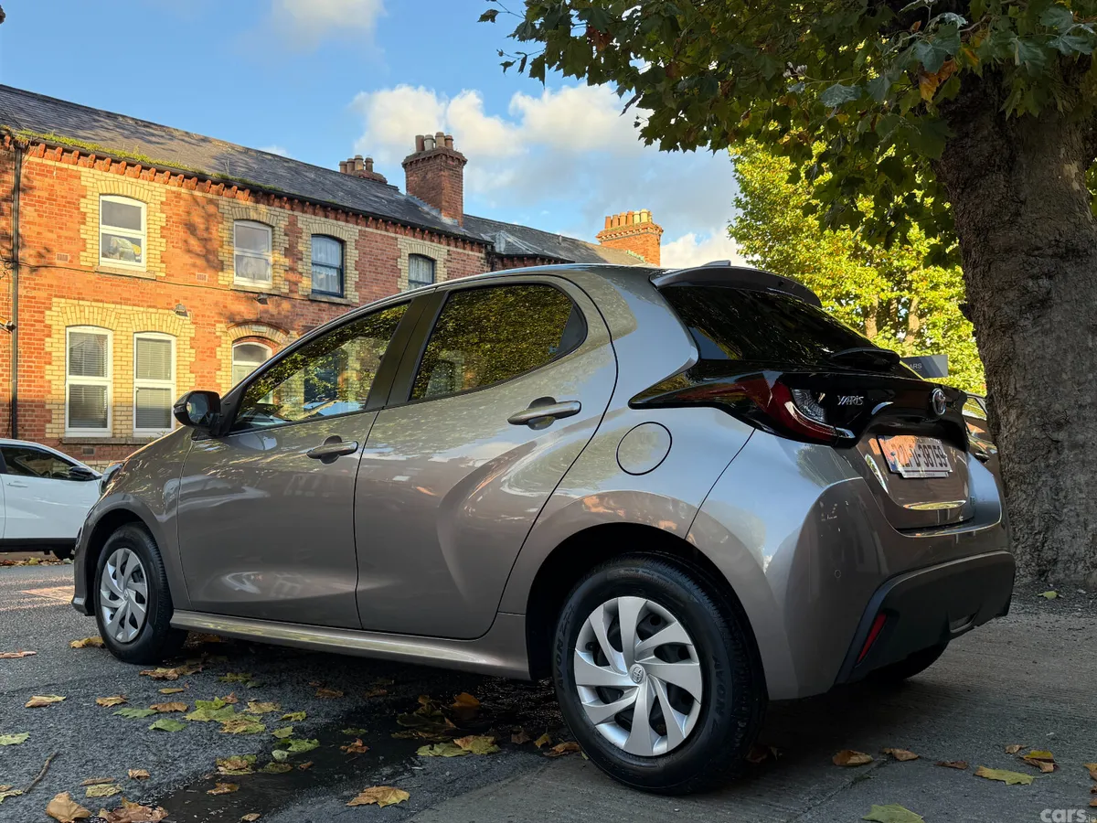 Toyota Yaris Hatchback, Petrol Hybrid, 2022, Grey