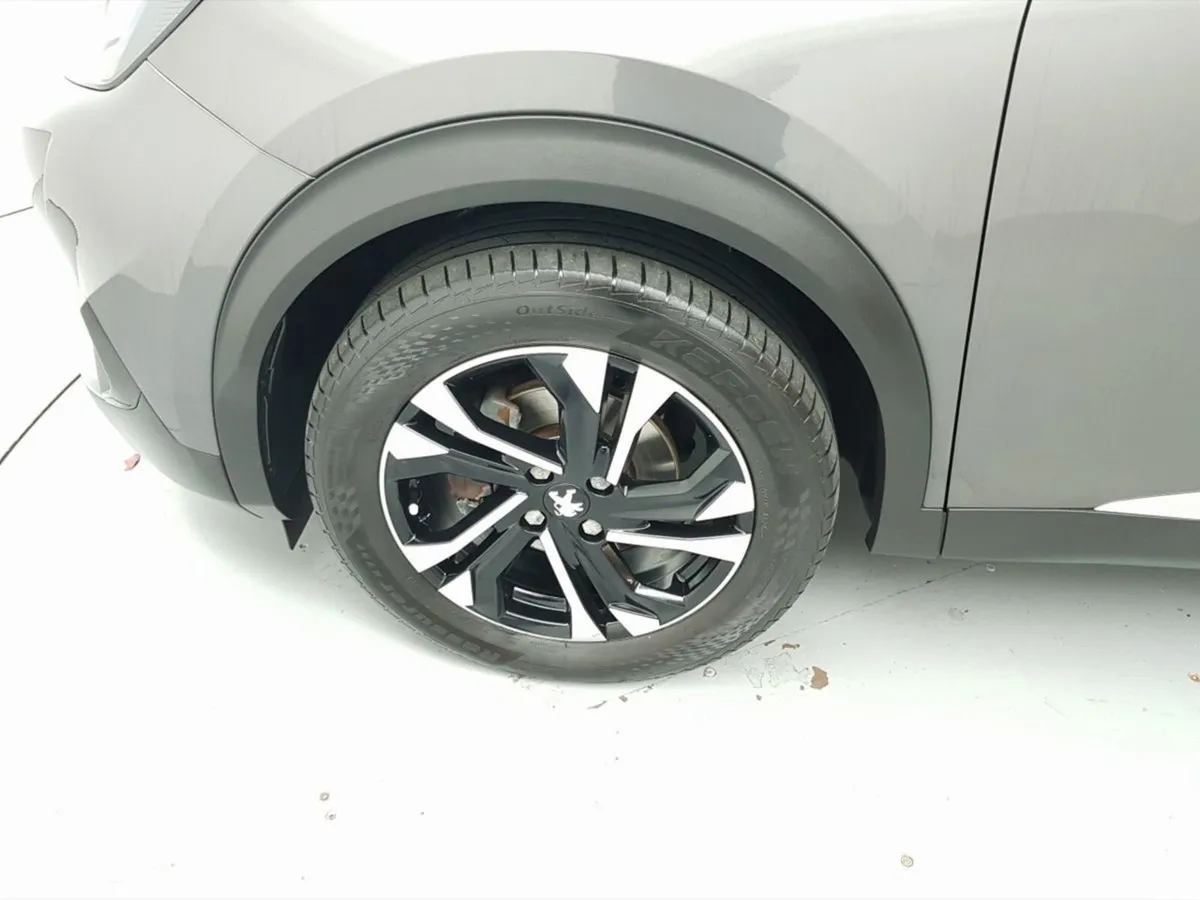 Peugeot 2008 MPV, Petrol, 2021, Grey