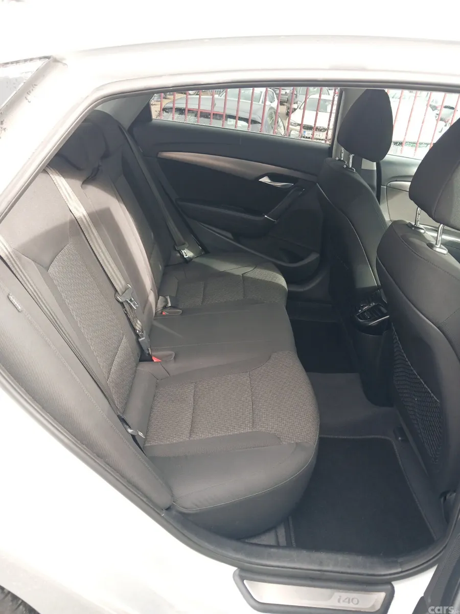 Hyundai i40 Saloon, Diesel, 2016, Silver