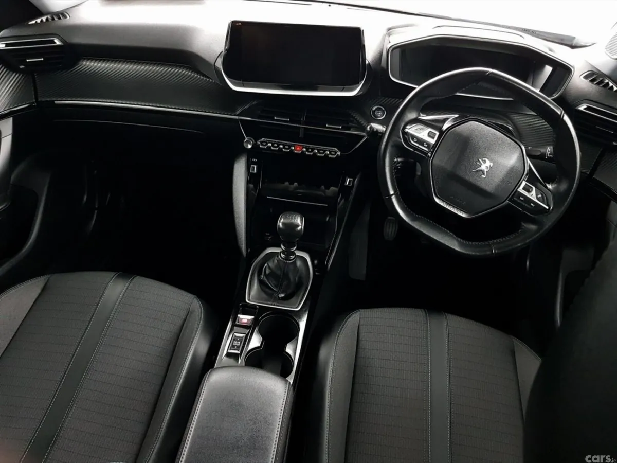 Peugeot 2008 MPV, Petrol, 2021, Grey