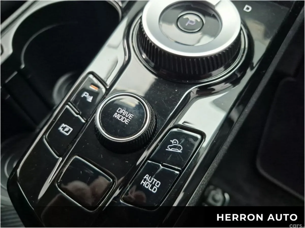 Kia Sportage SUV, Petrol Hybrid, 2023, White