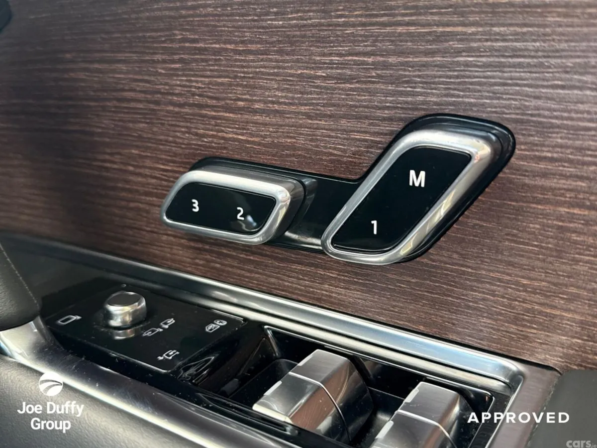 Land Rover Range Rover SUV, Petrol Plug-in Hybrid, 2024, Grey