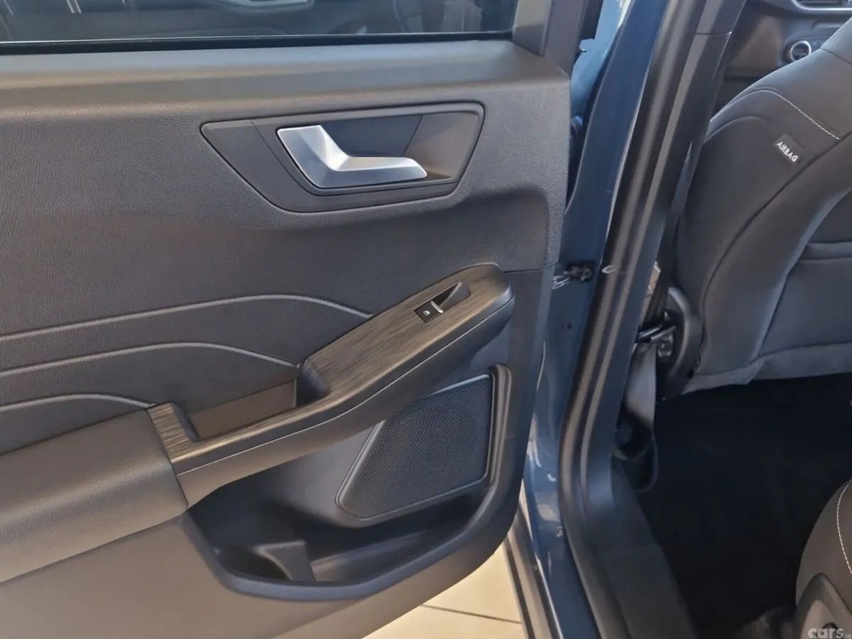 Ford Kuga SUV, Petrol Hybrid, 2022, Blue