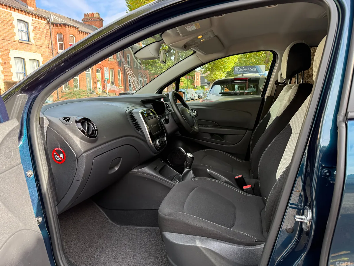 Renault Captur Hatchback, Diesel, 2019, Blue