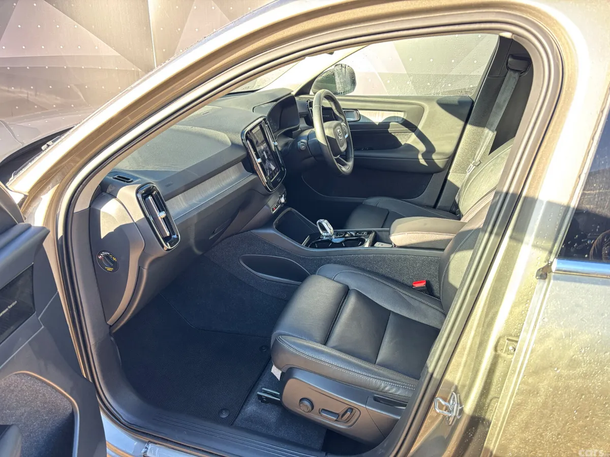 Volvo XC40 SUV, Petrol Plug-in Hybrid, 2021, Grey