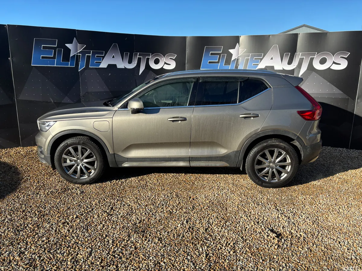 Volvo XC40 SUV, Petrol Plug-in Hybrid, 2021, Grey