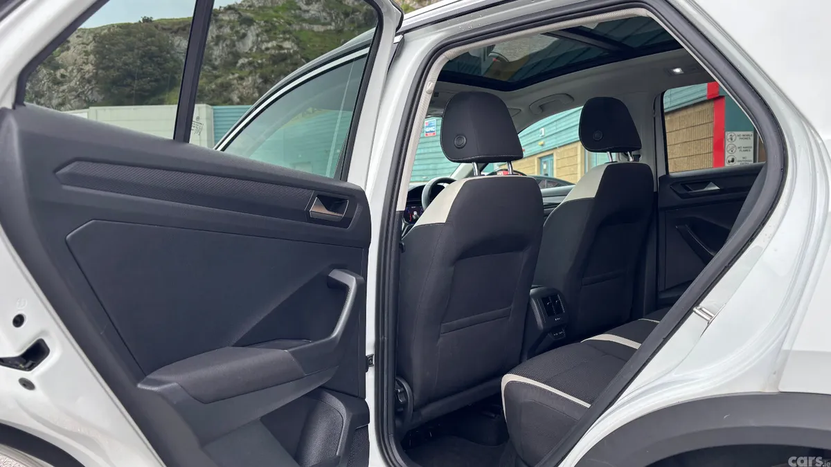 Volkswagen T-Roc SUV, Petrol, 2021, White