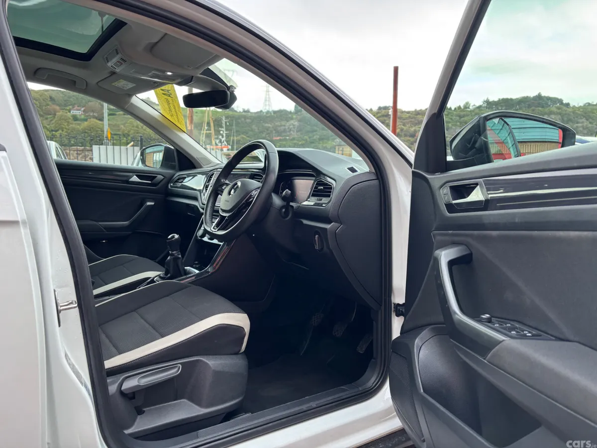 Volkswagen T-Roc SUV, Petrol, 2021, White