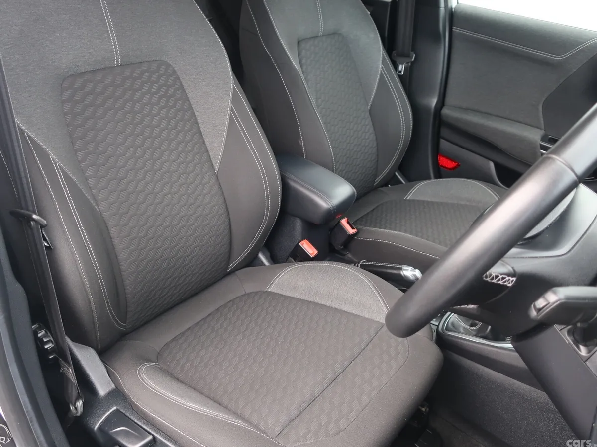 Ford Puma MPV, Petrol Hybrid, 2023, White