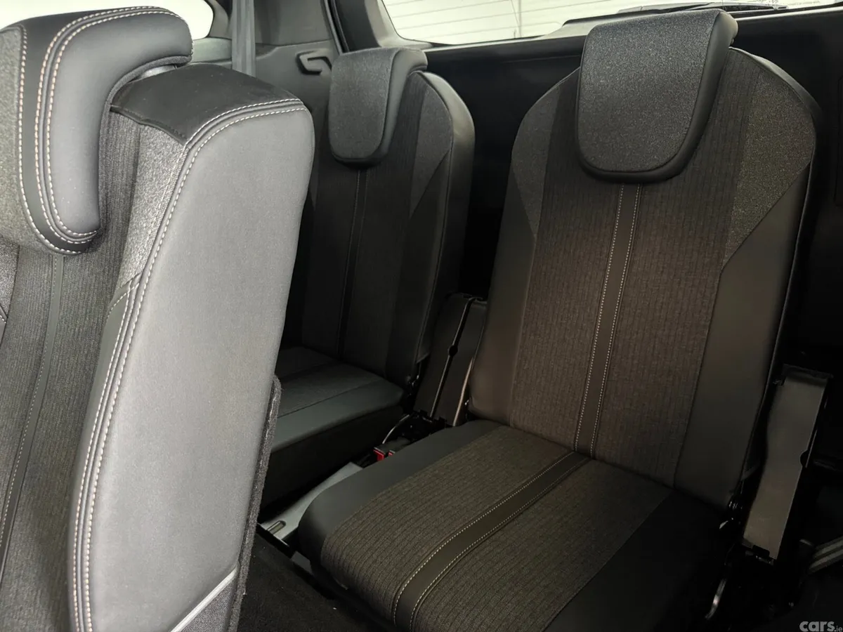 Peugeot 5008 MPV, Diesel, 2020, White