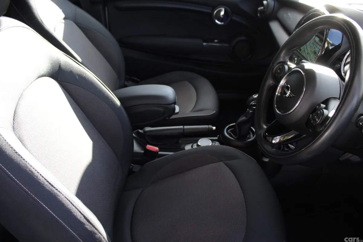 Mini Cooper Hatchback, Diesel, 2018, Silver