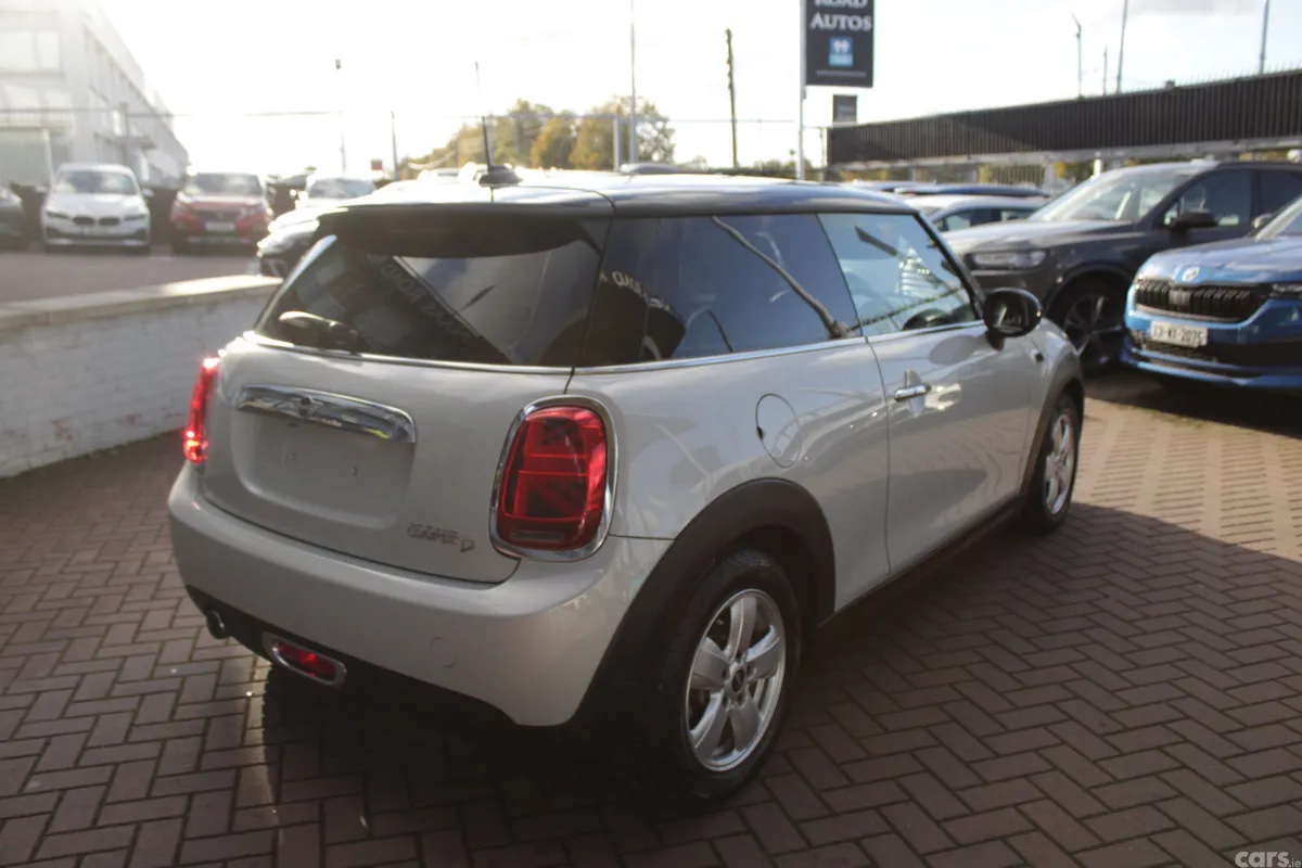Mini Cooper Hatchback, Diesel, 2018, Silver