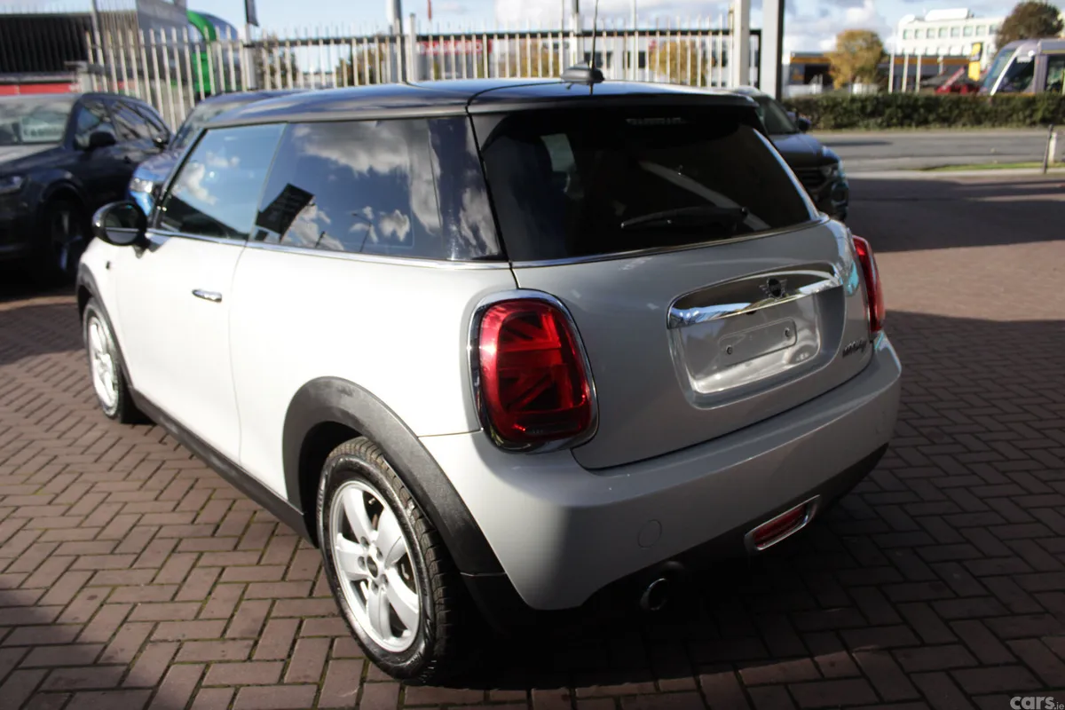 Mini Cooper Hatchback, Diesel, 2018, Silver