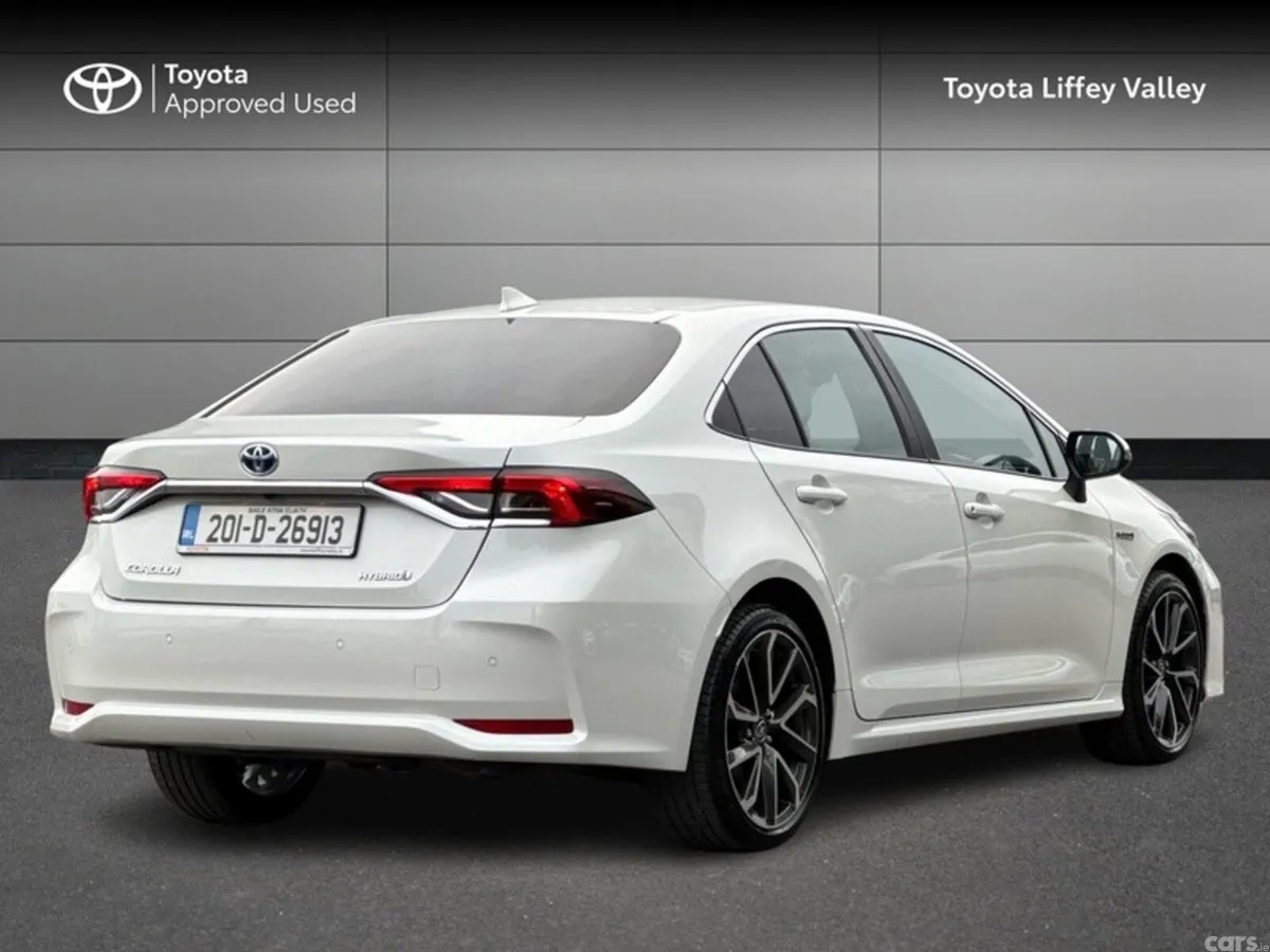 Toyota Corolla Saloon, Petrol Hybrid, 2020, White
