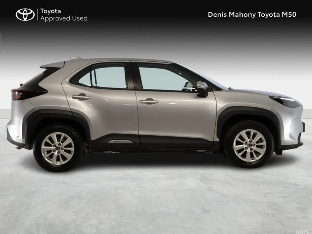 Toyota Yaris Cross SUV, Petrol Hybrid, 2023, Grey