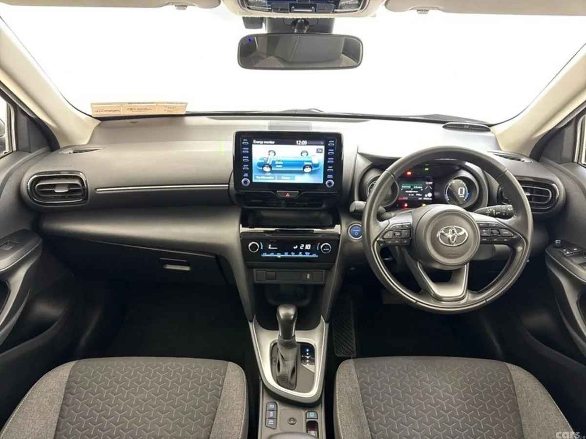 Toyota Yaris Cross SUV, Petrol Hybrid, 2023, Grey